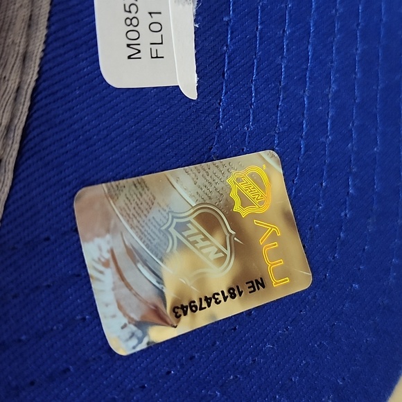 Reebok Red Cap with New York Rangers Logo - Picture 7 of 8